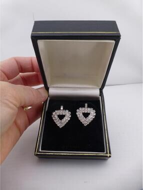 Sparkling Pave Heart Stud Earrings Silver Tone Clear Rhinestone Fashion R10